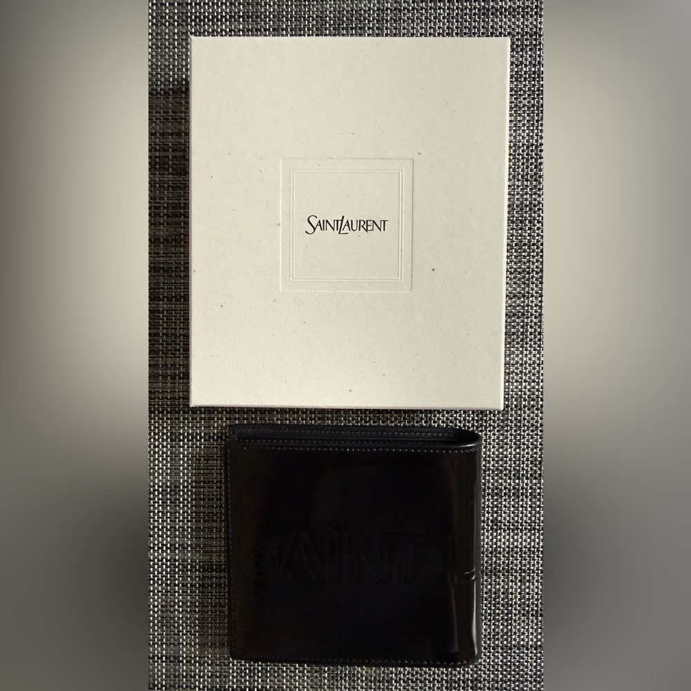 Saint Laurent Glossy Black Patent Logo Bifold Wallet - Picture 6 of 11